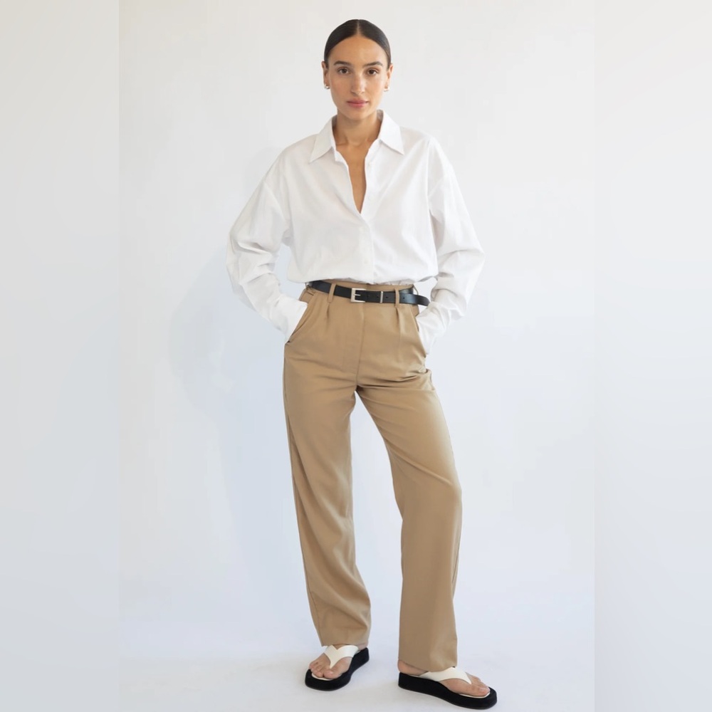 Classic High-Rise Straight Leg Pants in Khaki